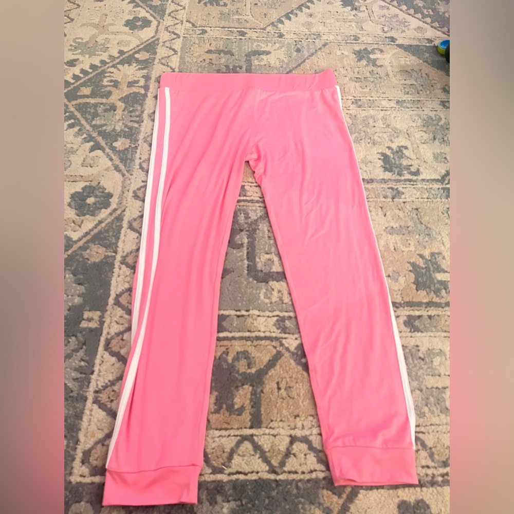 women’s athletic joggers